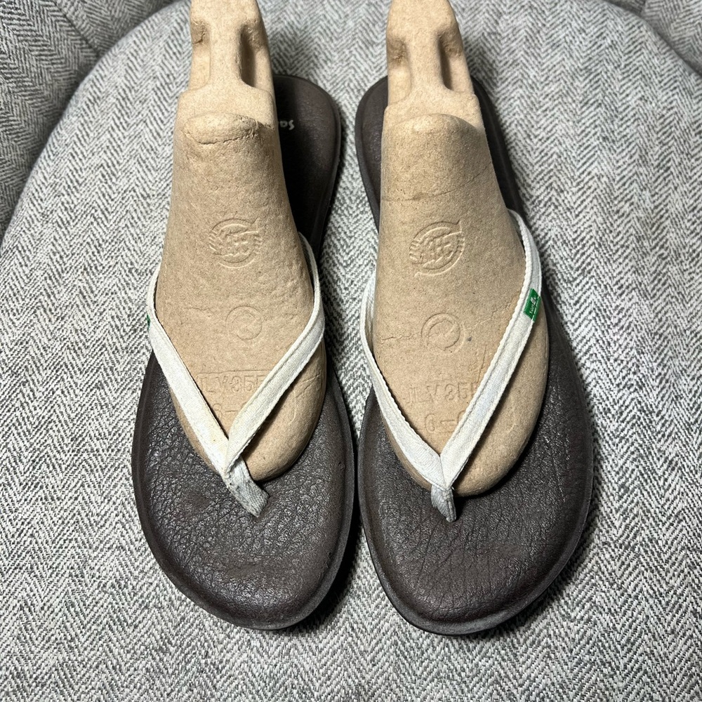 Sanuk Brown Footbed Sandals with Cream Straps